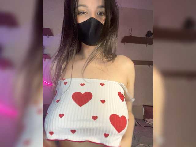 Barsi8 live cam on BongaCams