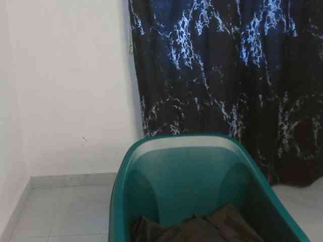 Nasty-lilly webcam