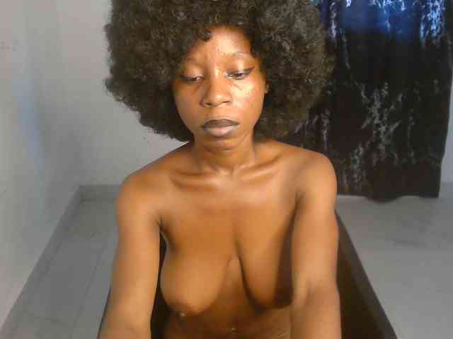Nasty-lilly webcam