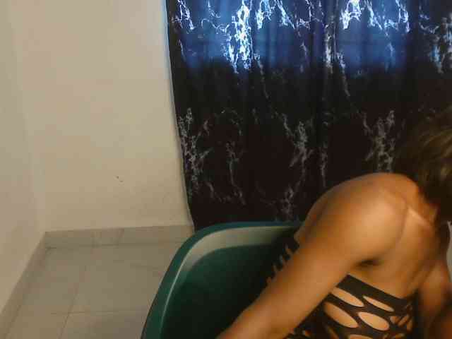 Nasty-lilly webcam