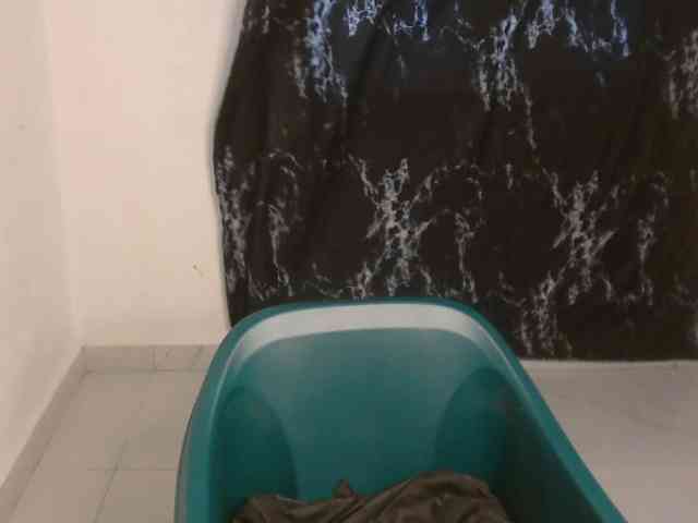 Nasty-lilly webcam