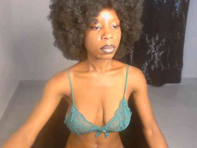 Nasty-lilly webcam