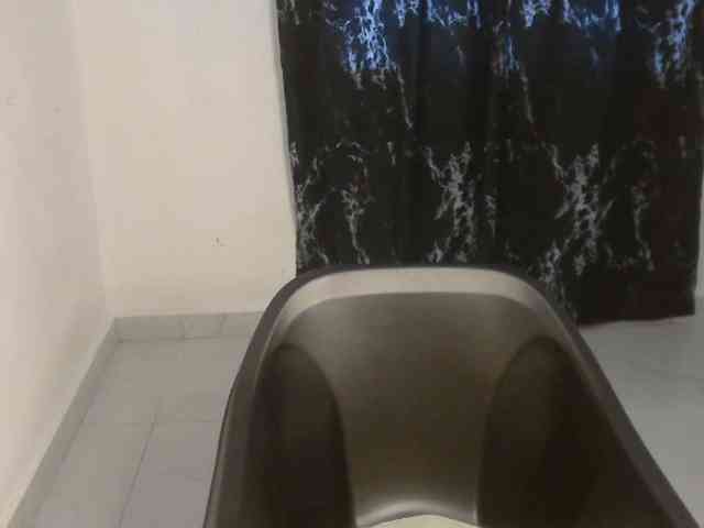 Nasty-lilly webcam