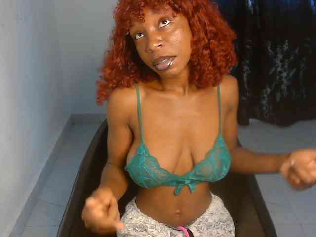 Nasty-lilly webcam