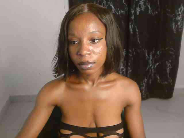Nasty-lilly webcam