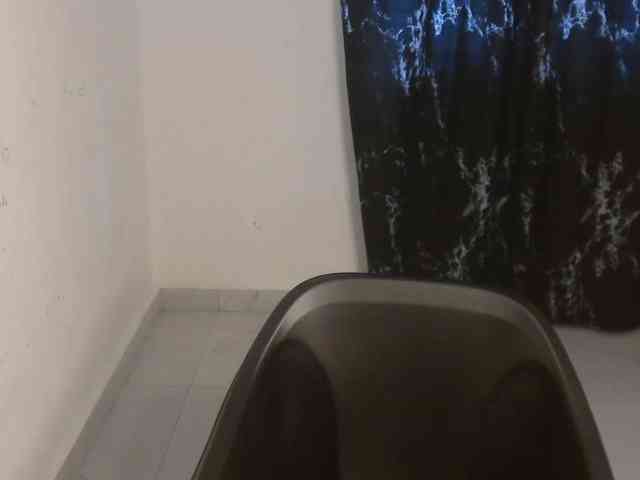 Nasty-lilly webcam