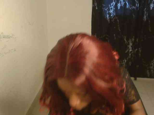 Nasty-lilly webcam
