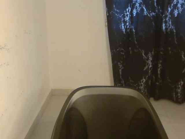 Nasty-lilly webcam