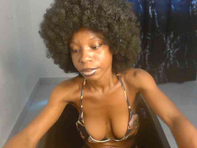 Nasty-lilly webcam