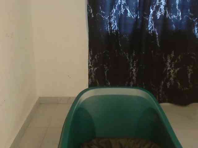 Nasty-lilly webcam