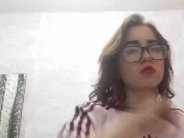 BeaHounchell live cam on BongaCams