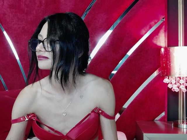 le modèle MayaLeey est en webcam porno dans un show sur le site bongacams, il possède les tags suivants: White/Caucasian,Brunette,Shaved