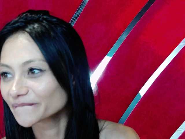 Sex chat gratuit in direct cu MayaLeey pe BongaCams