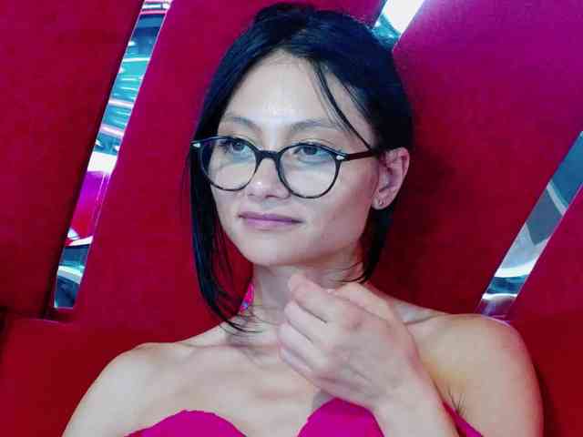 MayaLeey webcam