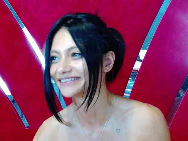MayaLeey webcam