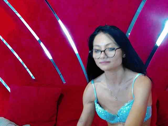 MayaLeey webcam