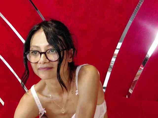 MayaLeey webcam