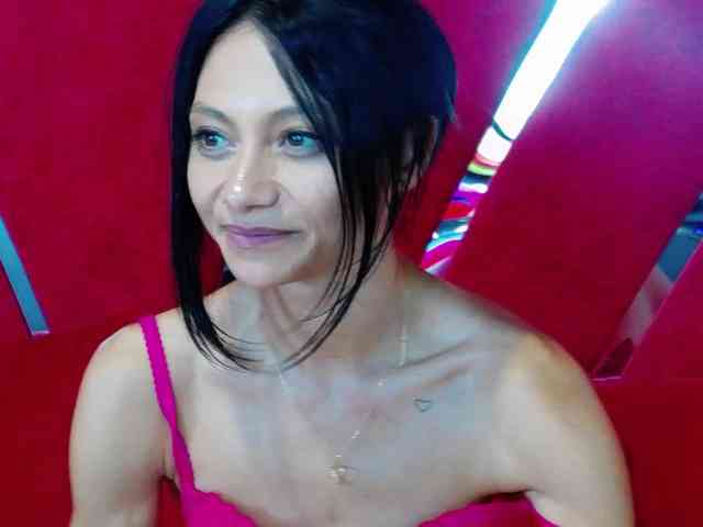 MayaLeey webcam