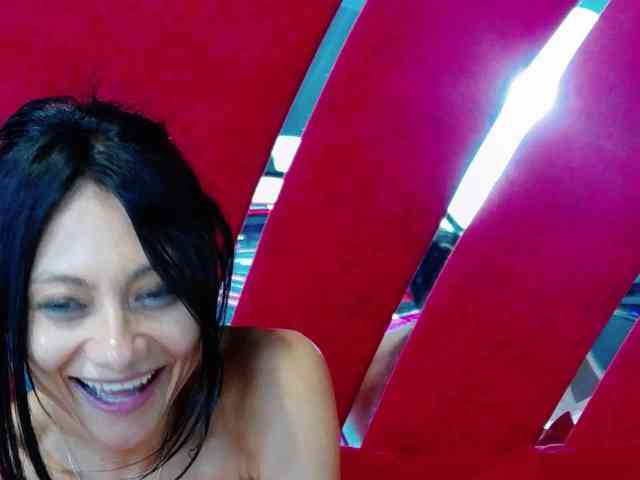 MayaLeey webcam