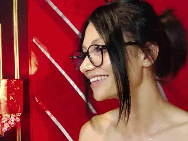 MayaLeey webcam