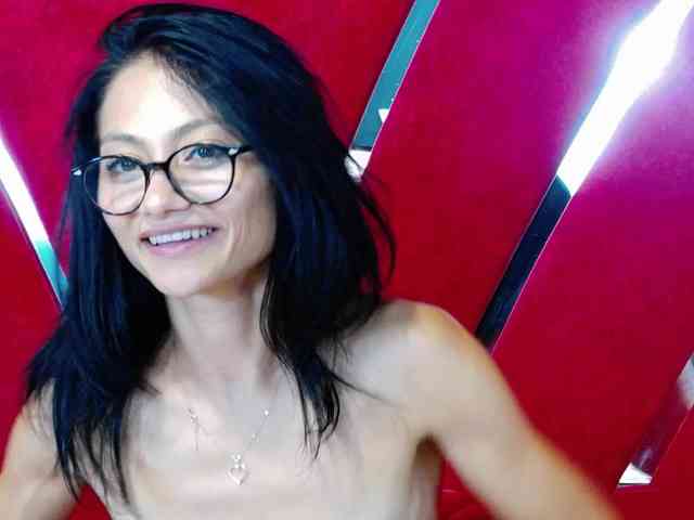 MayaLeey webcam