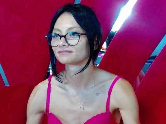 MayaLeey webcam