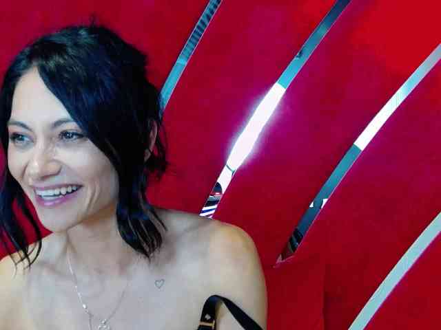 MayaLeey webcam