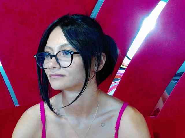 MayaLeey webcam