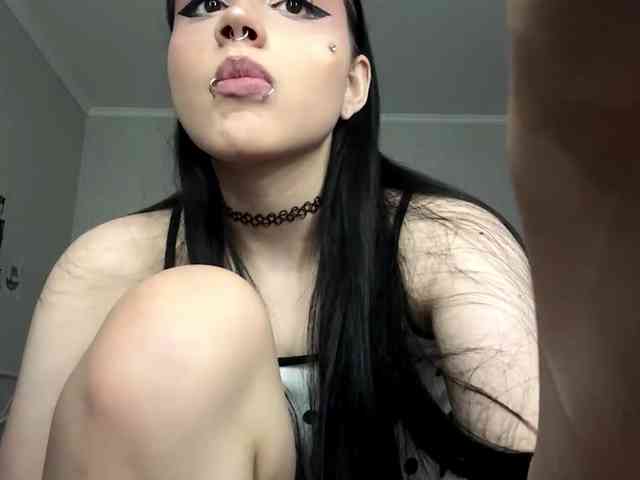 Model: ArlaReily