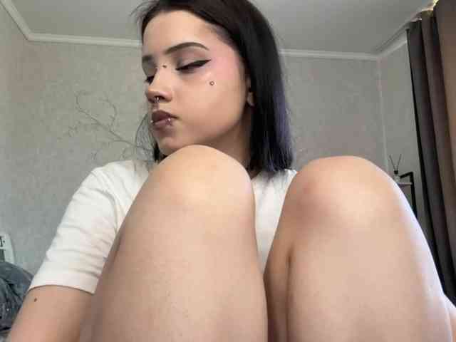 Model: ArlaReily
