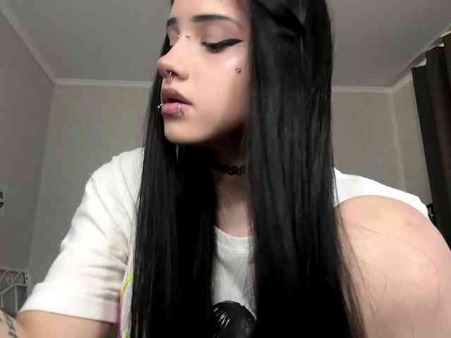 Model: ArlaReily