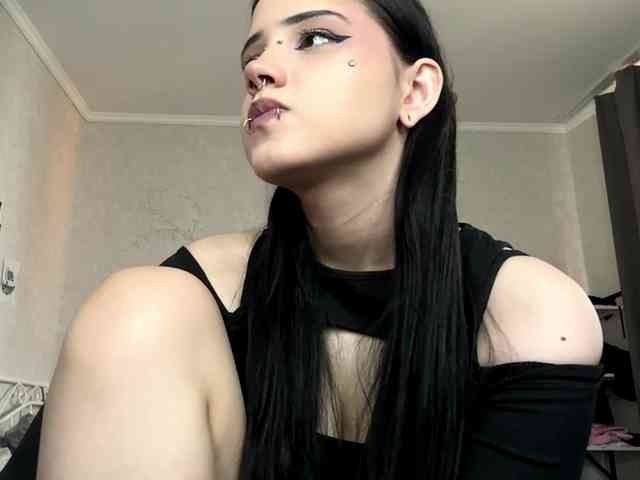 Model: ArlaReily
