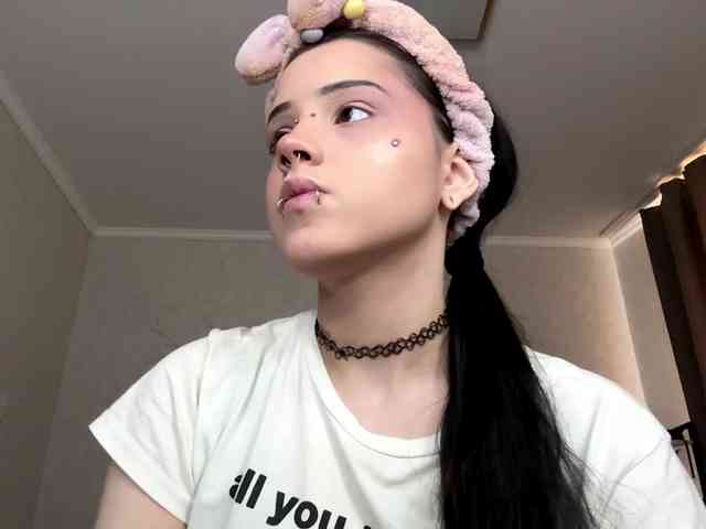 Model: ArlaReily