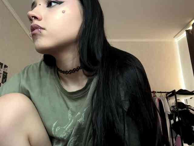 Model: ArlaReily