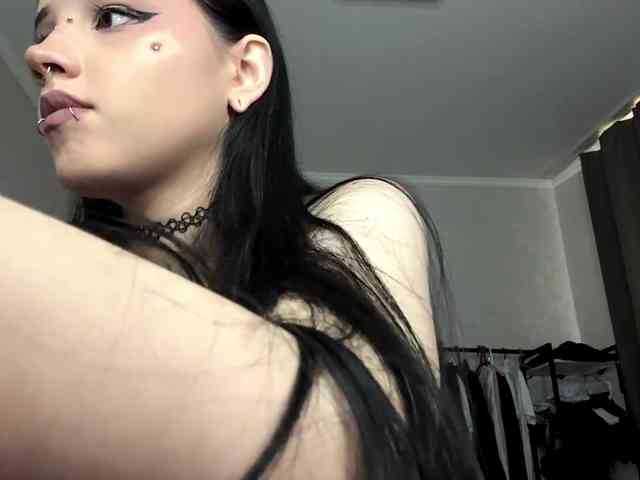 Model: ArlaReily