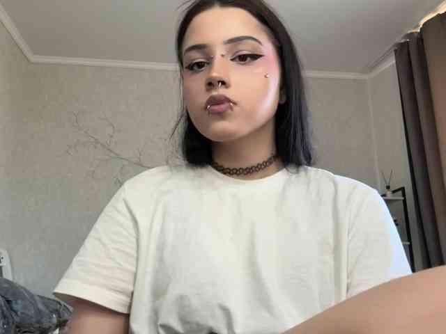 Model: ArlaReily