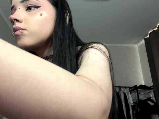 Model: ArlaReily