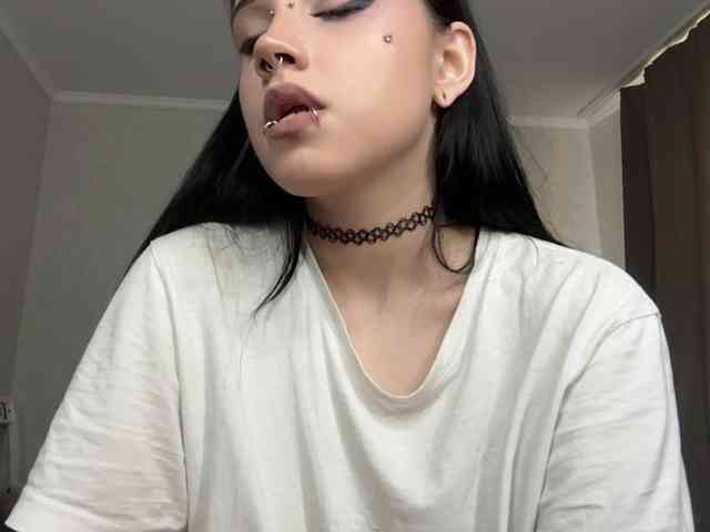 Model: ArlaReily