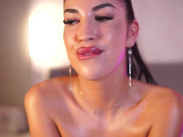 LarissaSelin live cam on BongaCams