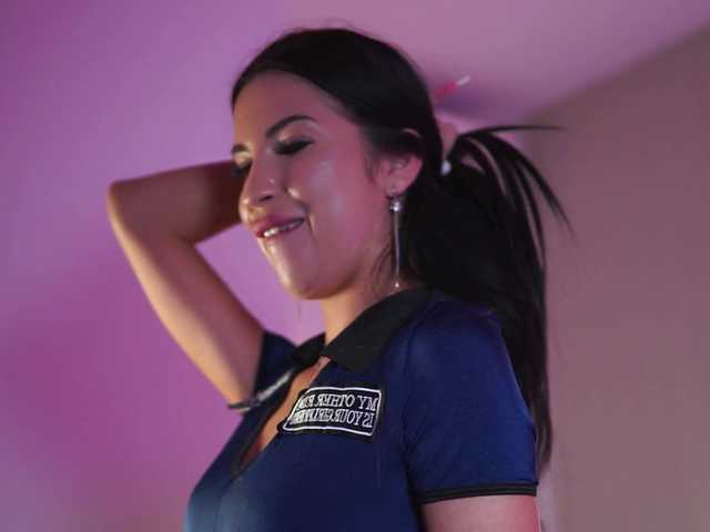 LarissaSelin live cam on BongaCams