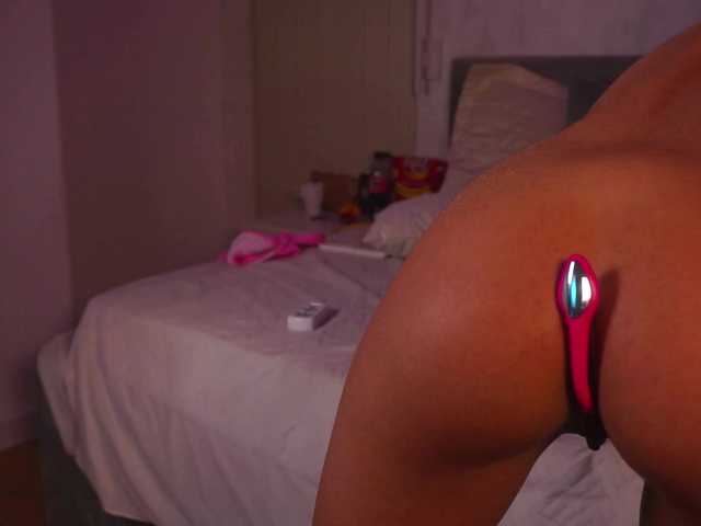 LarissaSelin live cam on BongaCams