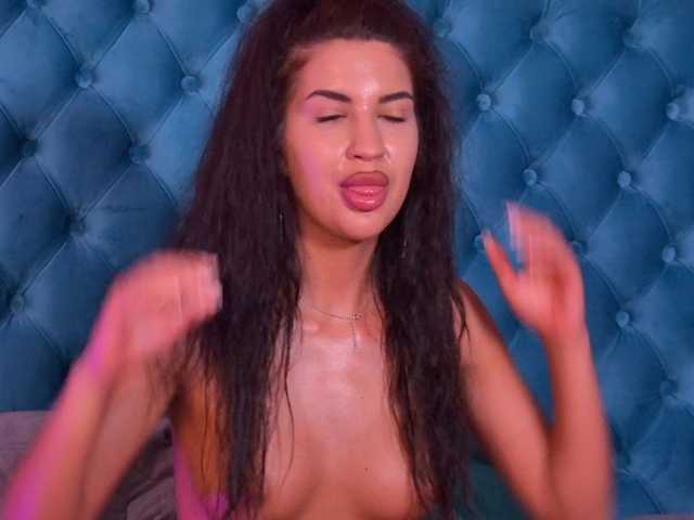 LarissaSelin live cam on BongaCams