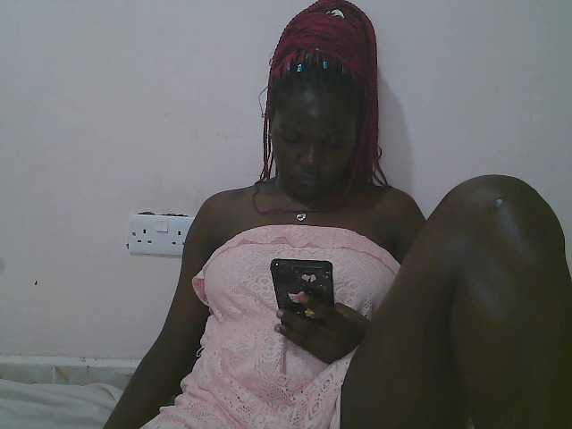 Queen-melody live cam on BongaCams