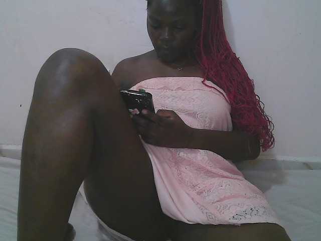 Queen-melody live cam on BongaCams