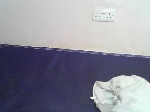 Queen-melody live cam on BongaCams