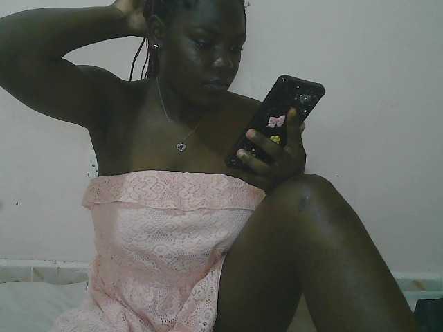 Queen-melody live cam on BongaCams