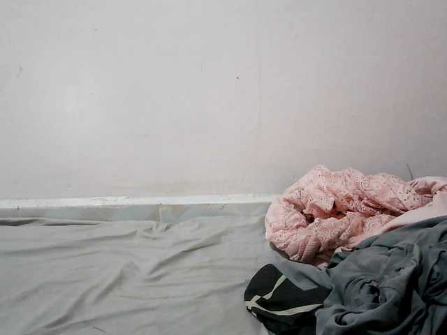 Queen-melody live cam on BongaCams