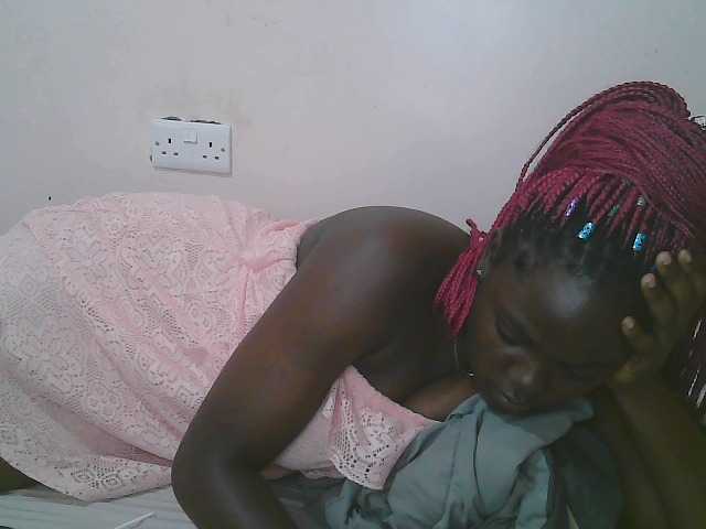 Queen-melody live cam on BongaCams