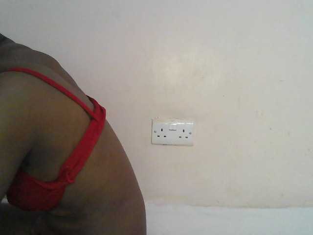 Queen-melody live cam on BongaCams