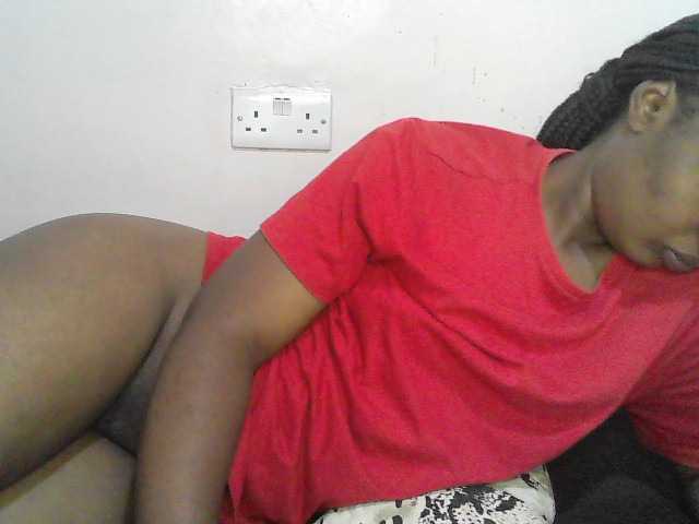 Queen-melody live cam on BongaCams